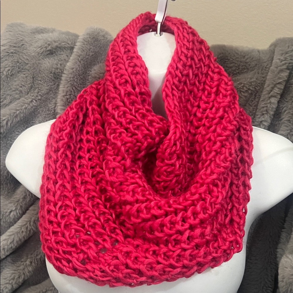 Aicon Knit Infinity Scarf NWOT retail $15